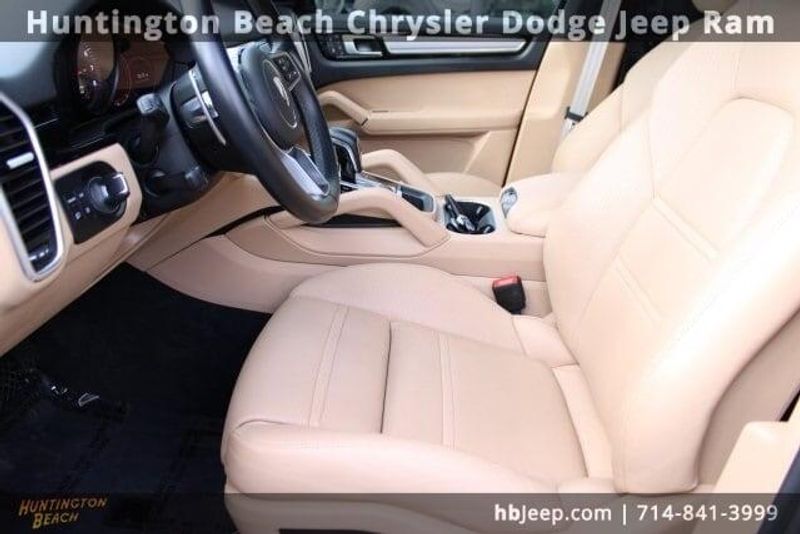 2022 Porsche Cayenne Platinum EditionImage 33