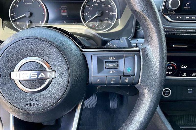 Used 2023 Nissan Rogue SVImage 19