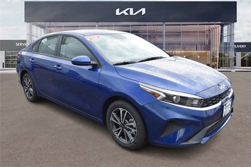 2024 Kia Forte LXSImage 11