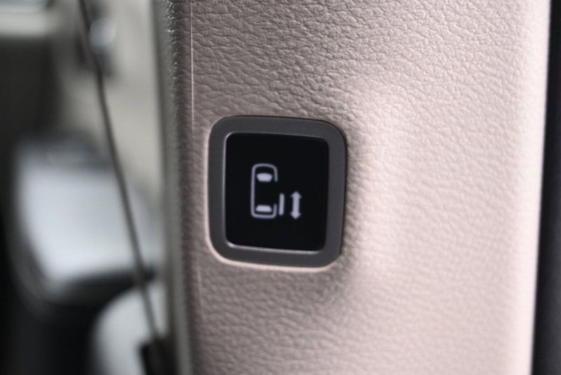 2023 Chrysler Pacifica Touring LImage 17
