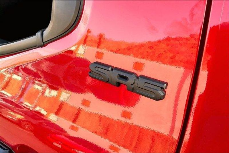 Used 2025 Toyota Tacoma SR5Image 32