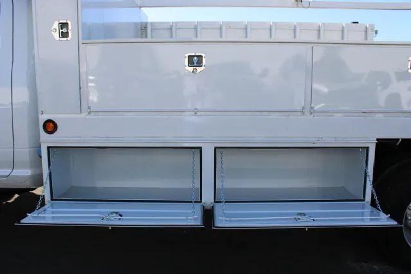 2022 RAM 5500 Chassis Tradesman Regular Cab Belco BodyImage 15