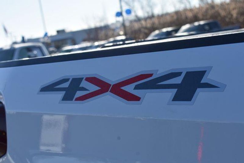 Used 2024 Chevrolet Silverado 1500 CustomImage 17