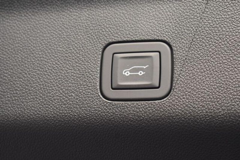 New 2026 Chevrolet Tahoe PremierImage 24