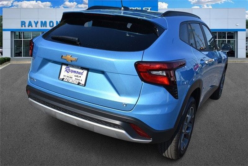 2025 Chevrolet Trax LTImage 3