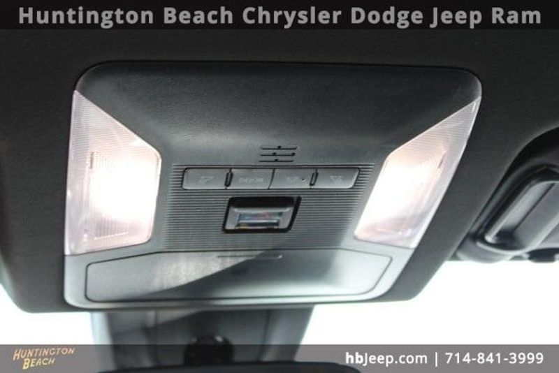 2022 Toyota RAV4 Hybrid SEImage 16