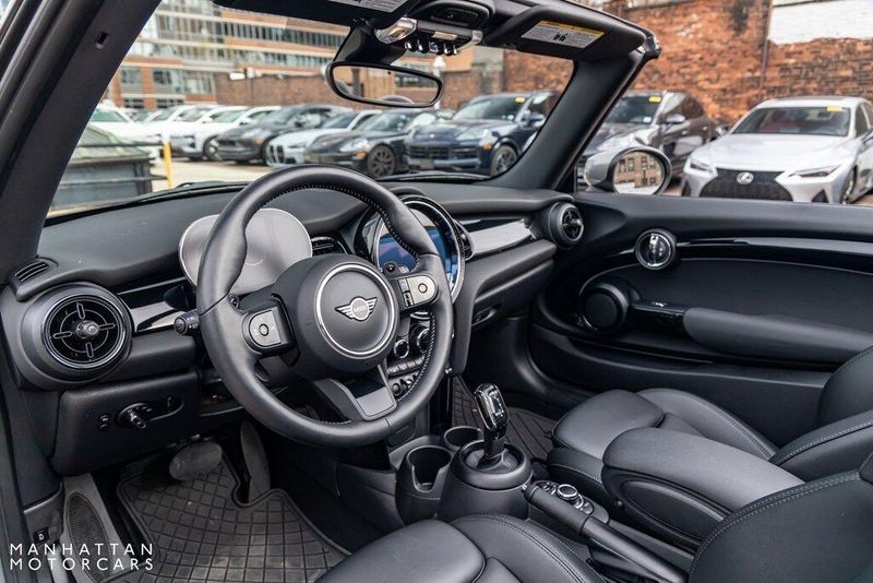 2022 MINI Convertible Cooper SImage 12