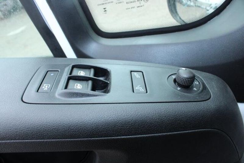 2025 RAM ProMaster 1500 High Roof 136 WBImage 16