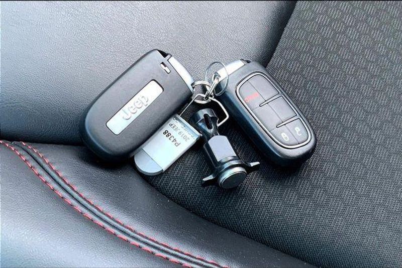 Used 2019 Jeep Cherokee TrailhawkImage 11