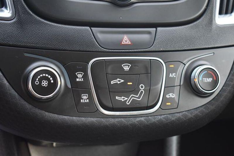 Used 2018 Chevrolet Malibu LTImage 31