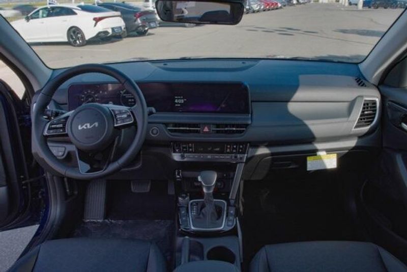 2025 Kia Seltos EXImage 13