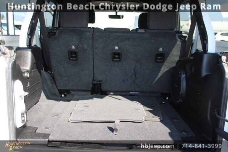 2022 Jeep Wrangler Unlimited SaharaImage 40