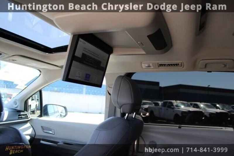 2023 Toyota Sienna LimitedImage 45