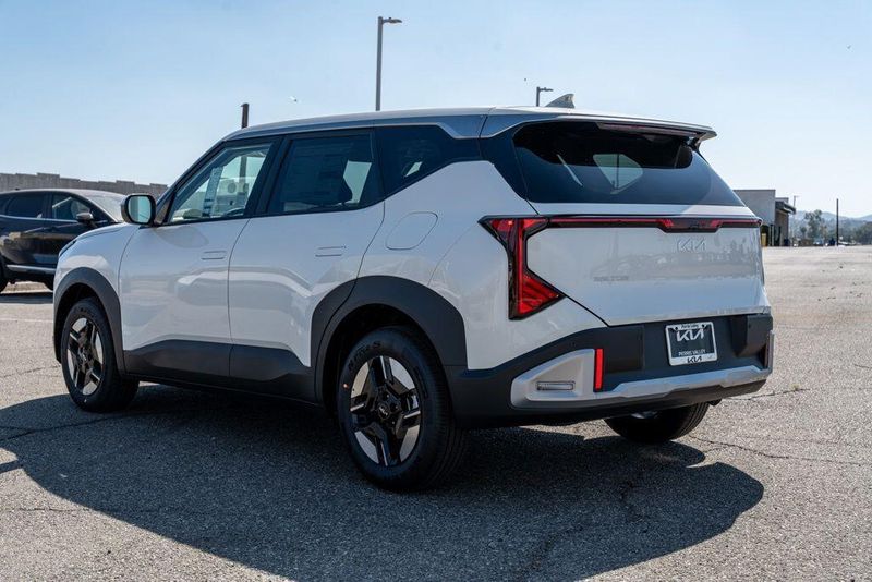 New 2027 Kia Seltos LXImage 5