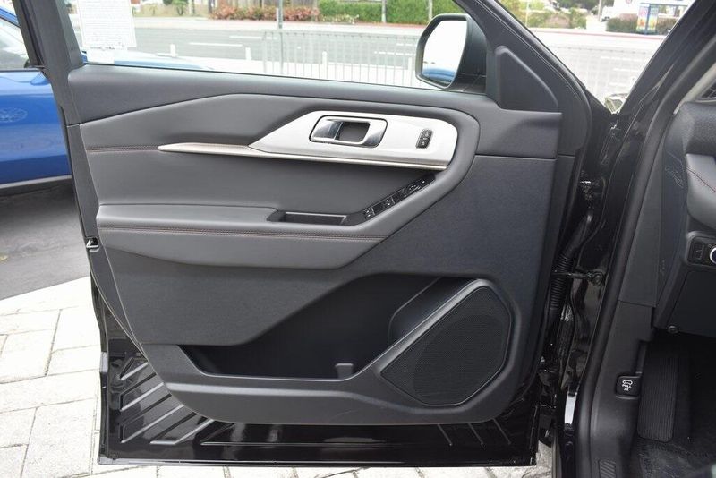 New 2025 Ford Explorer ActiveImage 14