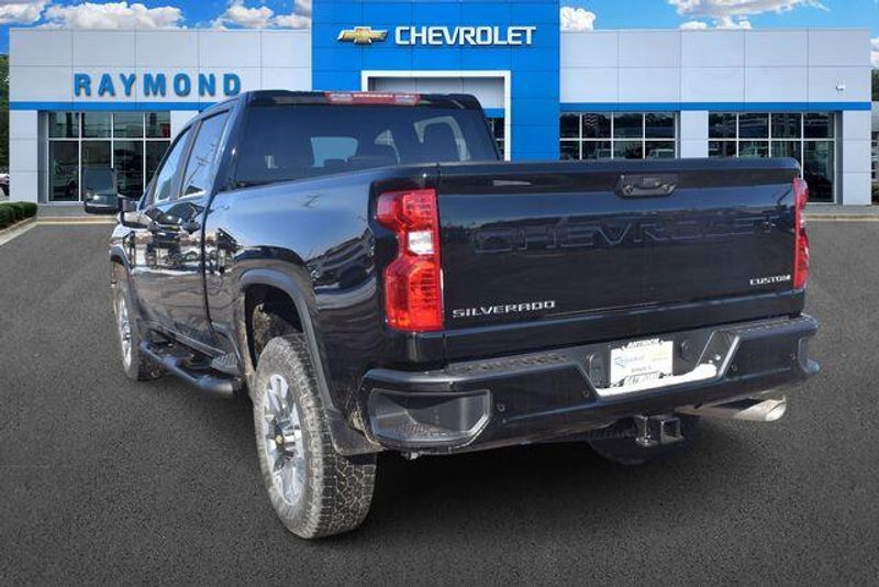 New 2026 Chevrolet Silverado 2500HD CustomImage 6