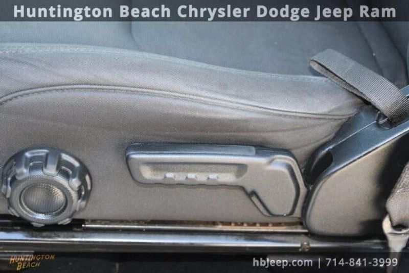 2022 Jeep Wrangler Unlimited WillysImage 32