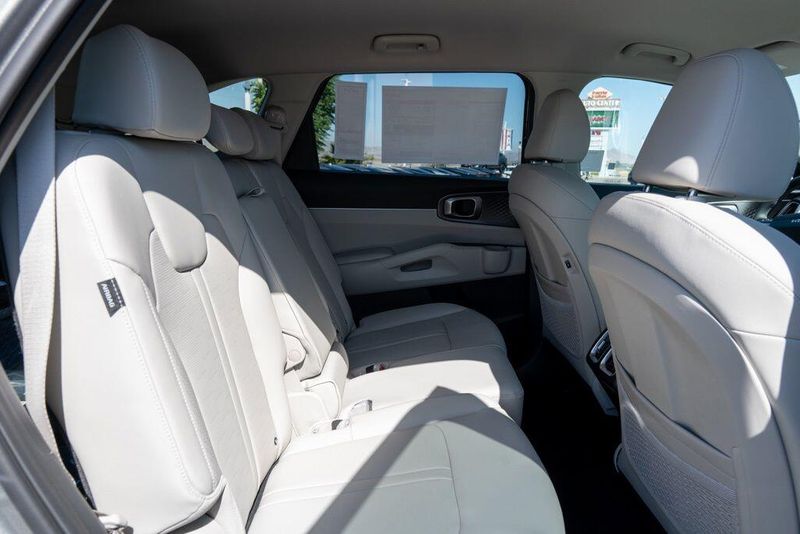 New 2026 Kia Sorento Hybrid EXImage 18