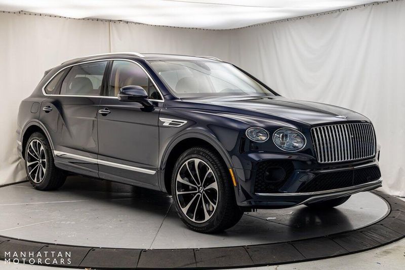 2023 Bentley Bentayga EWB Image 7