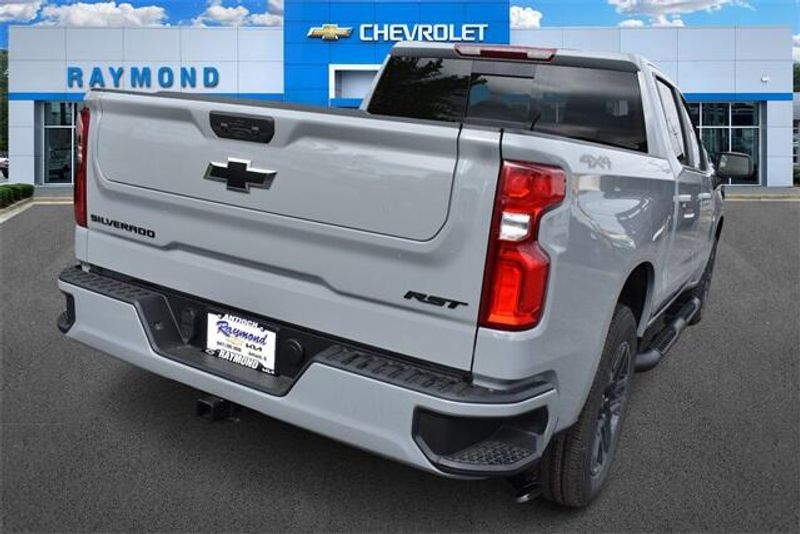 2024 Chevrolet Silverado 1500 RSTImage 3