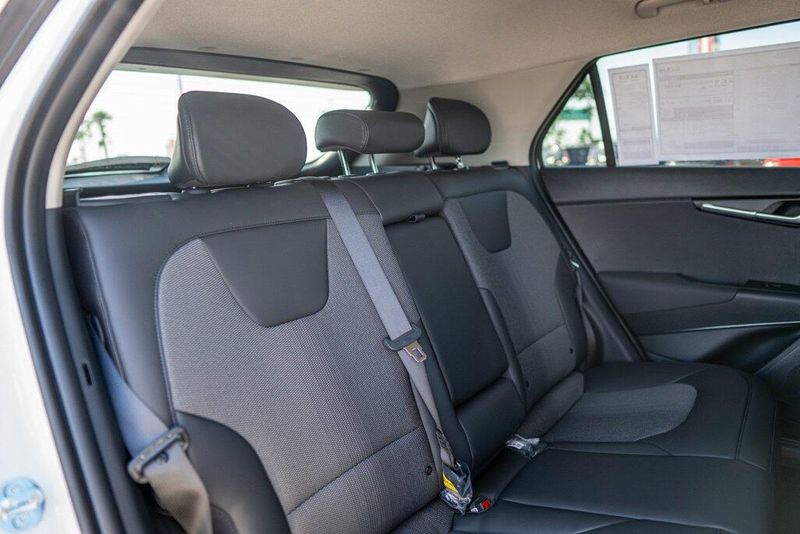 New 2026 Kia Niro LXImage 15