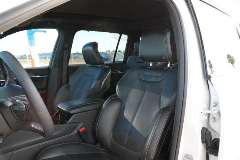 Used 2024 Jeep Grand Cherokee L OverlandImage 11