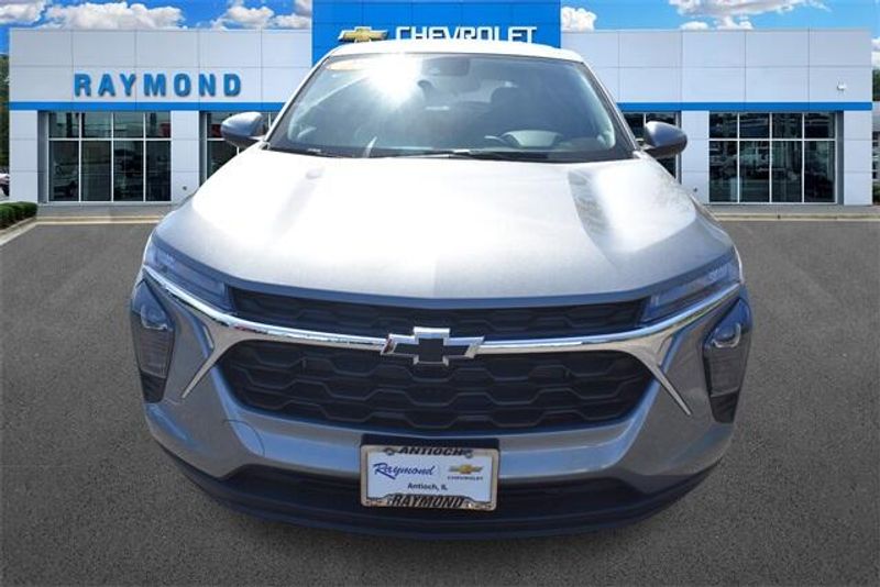 2025 Chevrolet Trax LSImage 8