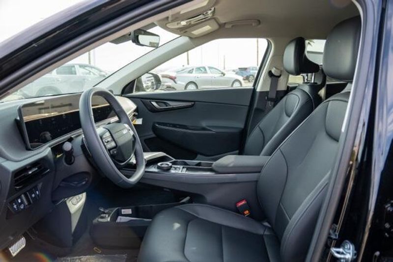 New 2025 Kia EV6 WindImage 11