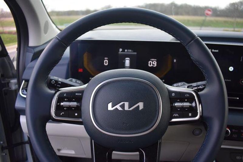 New 2026 Kia Carnival EXImage 31