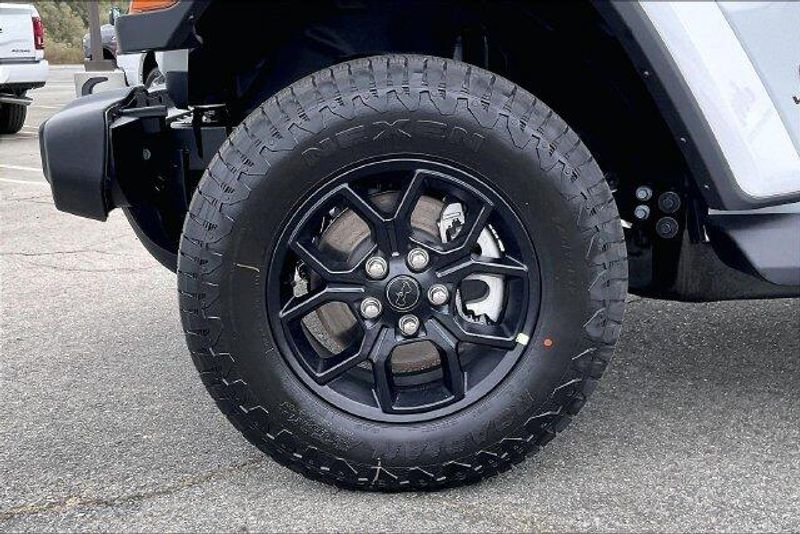 New 2027 Jeep Wrangler 4-door California EditionImage 10