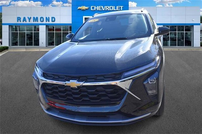 2025 Chevrolet Trax LTImage 7