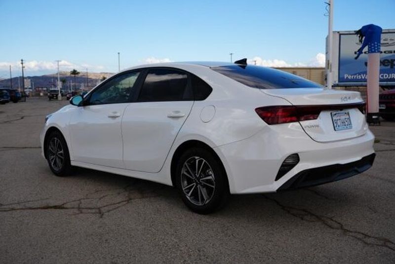 Used 2023 Kia Forte LXSImage 5