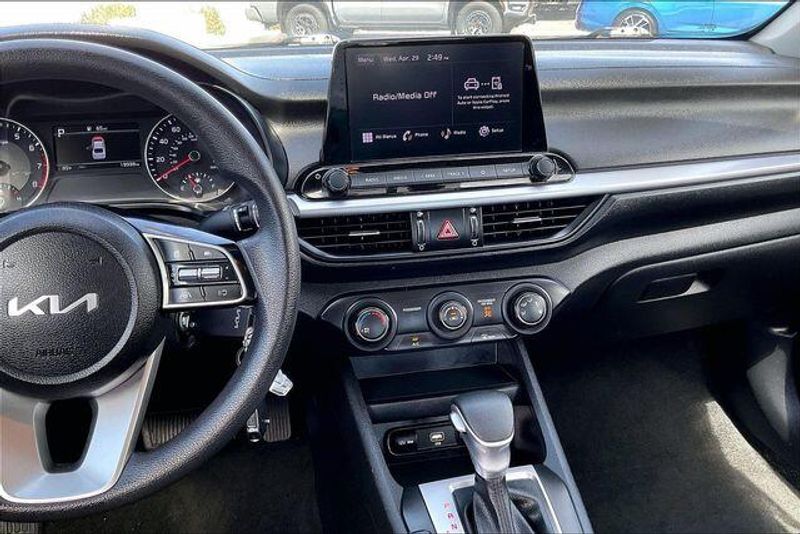 Used 2023 Kia Forte LXSImage 5