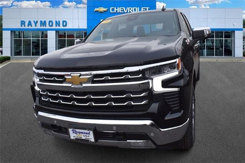 2025 Chevrolet Silverado 1500 LTZImage 9