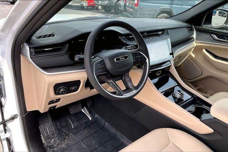 New 2026 Jeep Grand Cherokee Limited 4x2Image 6