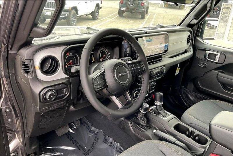 New 2026 Jeep Wrangler Unlimited 4-door SportImage 6