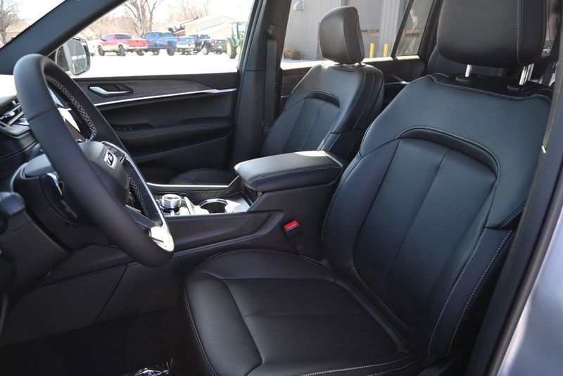 2025 Jeep Grand Cherokee L LimitedImage 9