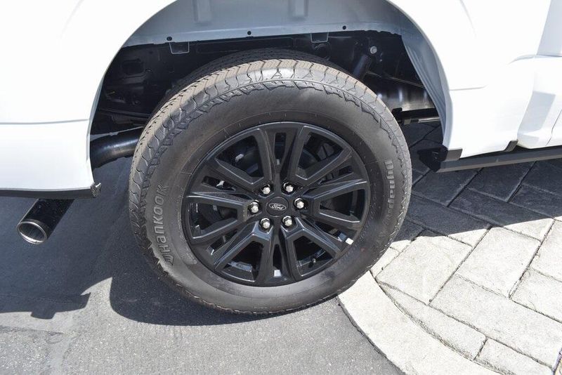 New 2025 Ford F-150 PlatinumImage 4