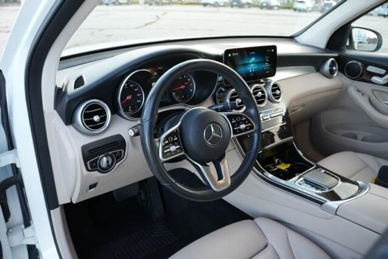 Used 2020 Mercedes-Benz GLC 300Image 10