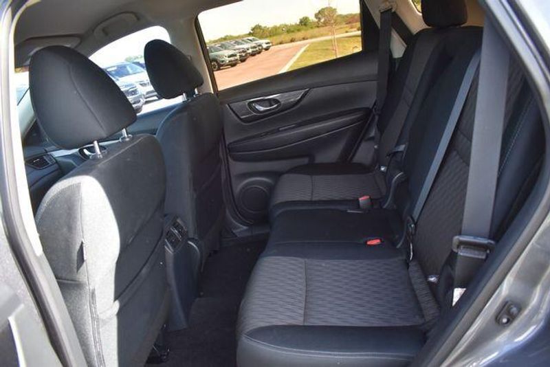 Used 2018 Nissan Rogue SImage 16