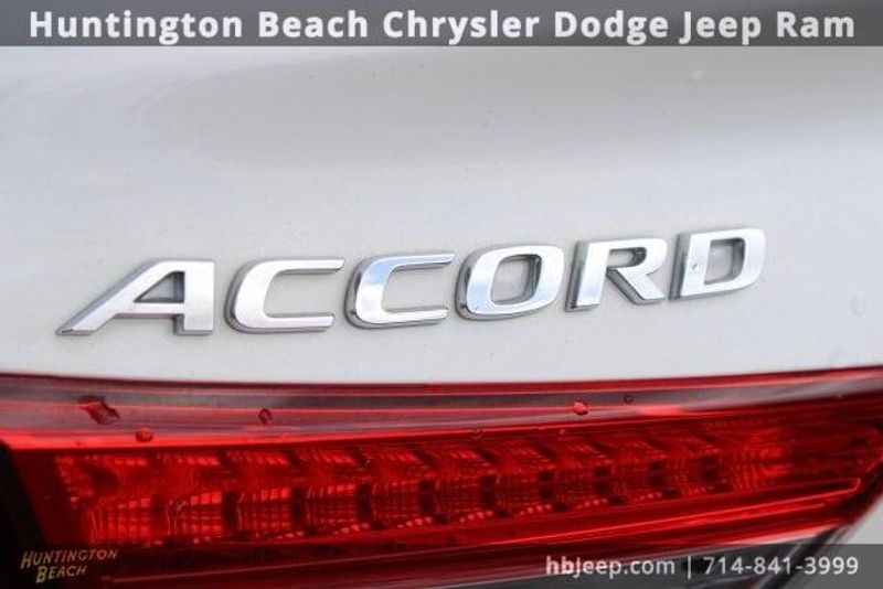 2018 Honda Accord LXImage 6