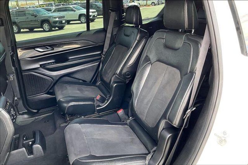 Used 2023 Jeep Grand Cherokee L AltitudeImage 24