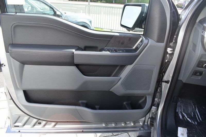 2025 Ford F-150 XLTImage 14