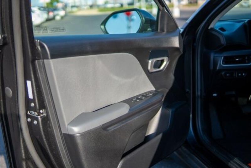 2025 Kia K4 LXImage 19