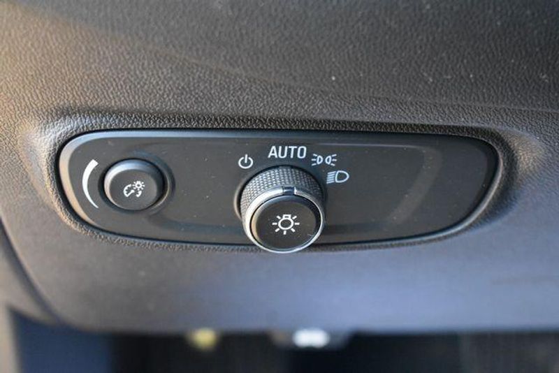 Used 2023 Chevrolet Equinox RSImage 23