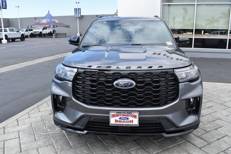2025 Ford Explorer ST-LineImage 24