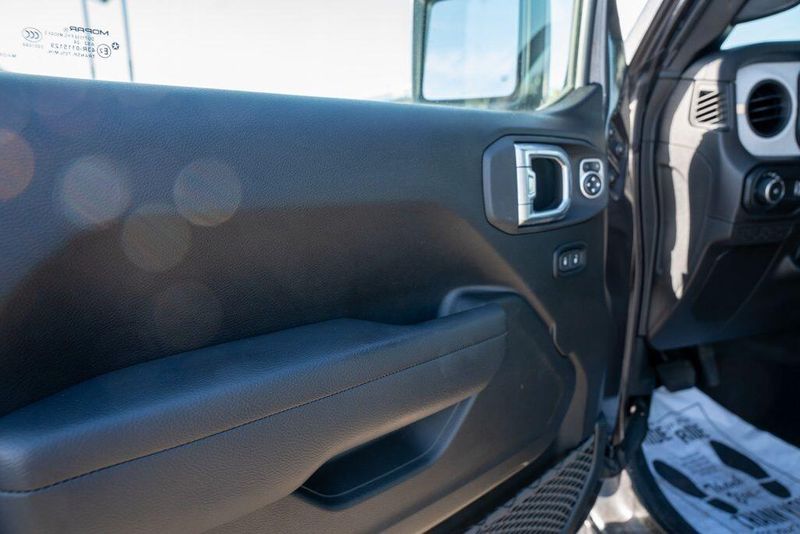 Used 2025 Jeep Wrangler Sport SImage 27