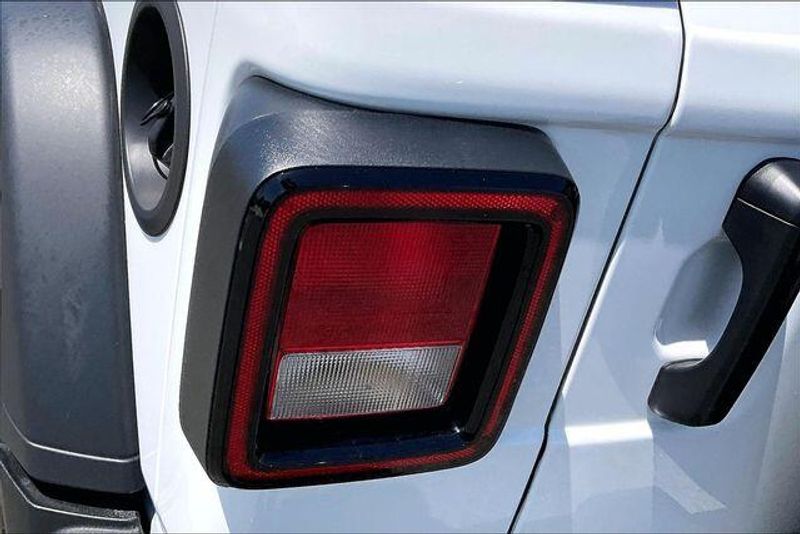 New 2026 Jeep Wrangler 4-door Sport SImage 12