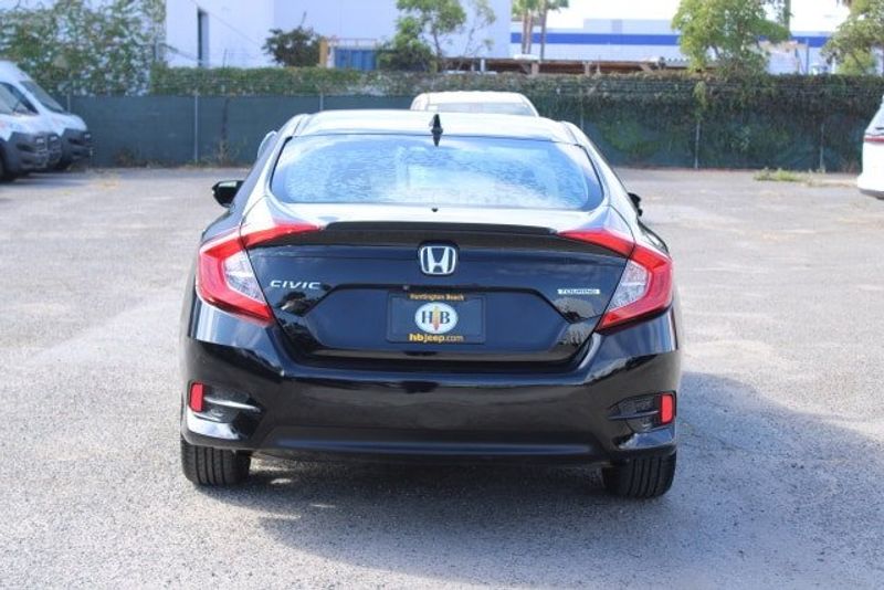 2017 Honda Civic TouringImage 4