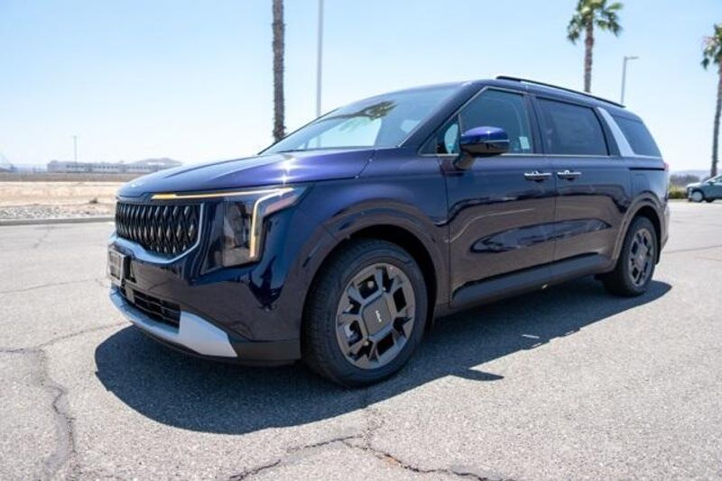 New 2026 Kia Carnival Hybrid EXImage 3
